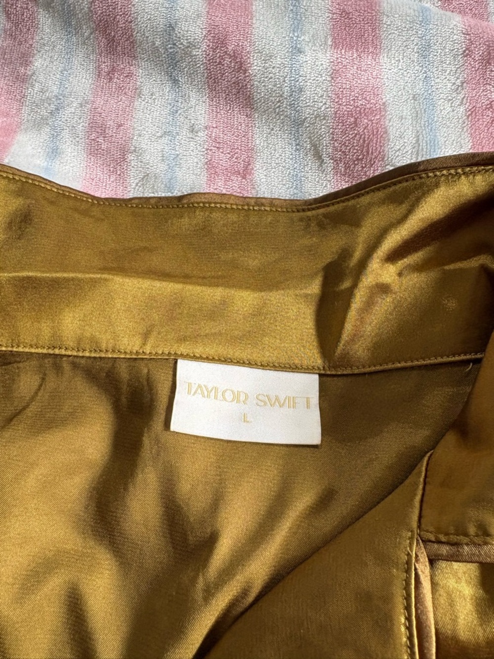 Authentic Taylor Swift Fearless Gold Satin Pajama Set - Picture 4 of 6